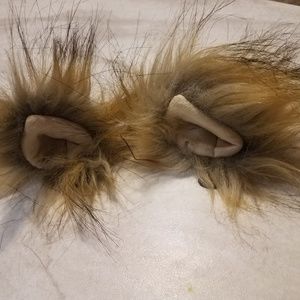 Kritterklips blonde wild clip in ears